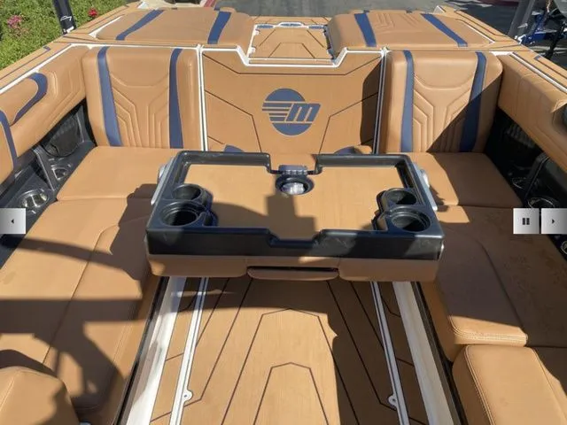 Slide: The Image of Malibu Wakesetter 25 LSV 2025 - 20