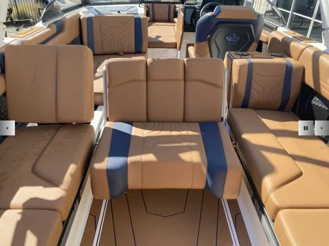 Slide: The Image of Malibu Wakesetter 25 LSV 2025 - 21