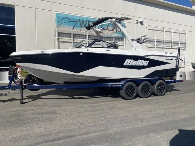 Slide: The Image of Malibu Wakesetter 25 LSV 2025 - 3