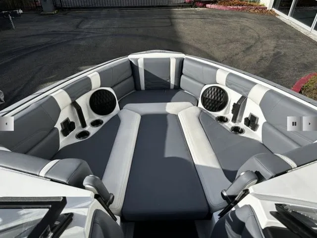 Slide: The Image of Malibu 26 LSV 2025 - 20