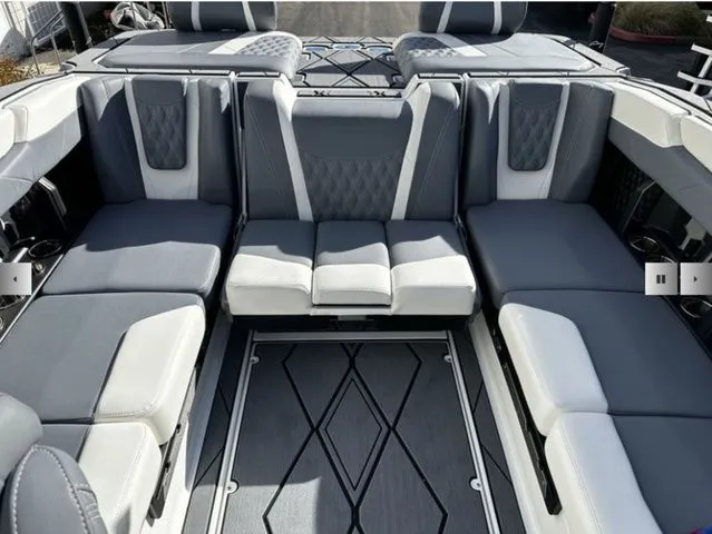 Slide: The Image of Malibu M230 2025 - 10