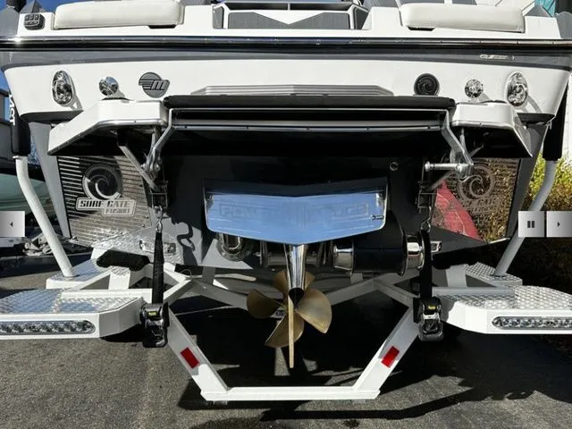 Slide: The Image of Malibu M230 2025 - 5