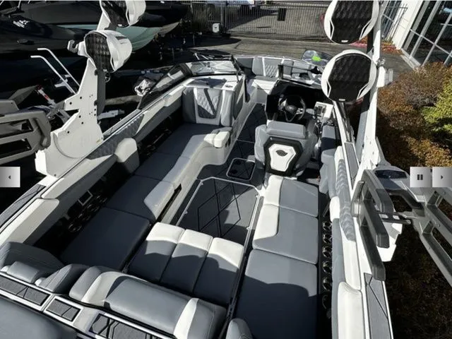 Slide: The Image of Malibu M230 2025 - 8