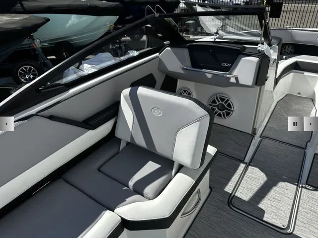 Slide: The Image of Cobalt CS23 Surf 2025 - 10