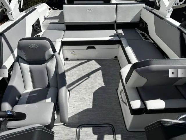 Slide: The Image of Cobalt CS23 Surf 2025 - 12