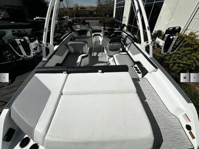 Slide: The Image of Cobalt CS23 Surf 2025 - 5