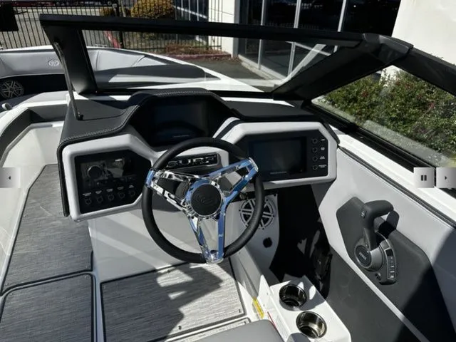 Slide: The Image of Cobalt CS23 Surf 2025 - 8