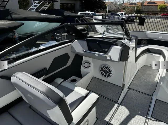 Slide: The Image of Cobalt CS23 Surf 2025 - 9