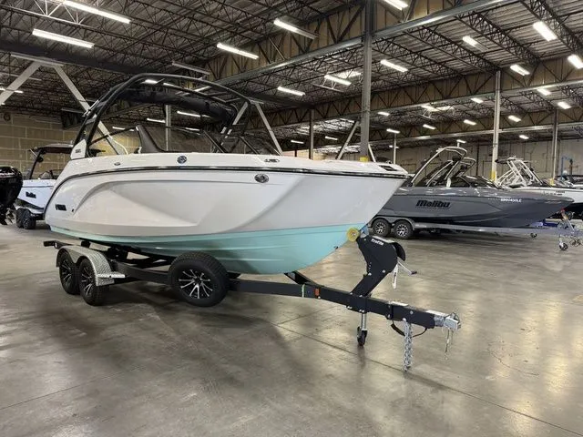 Slide: The Image of Yamaha 222S 2025 - 3