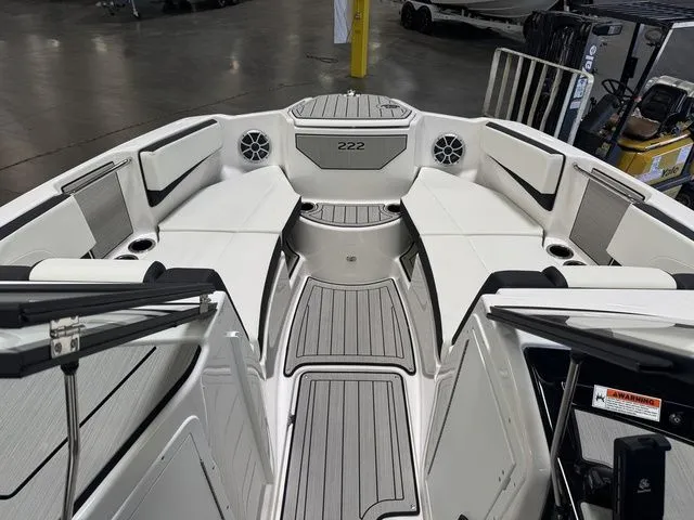 Slide: The Image of Yamaha 222S 2025 - 7