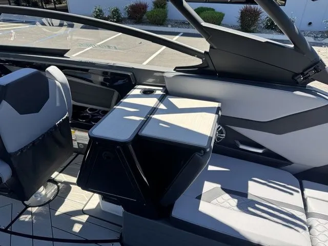 Slide: The Image of Yamaha 255XE 2025 - 10