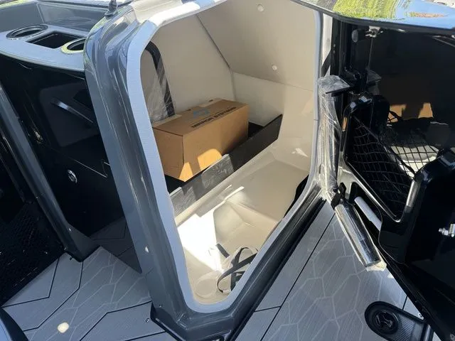 Slide: The Image of Yamaha 255XE 2025 - 11