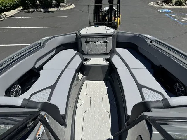 Slide: The Image of Yamaha 255XE 2025 - 12