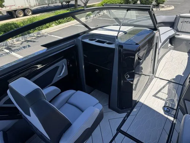 Slide: The Image of Yamaha 255XE 2025 - 14