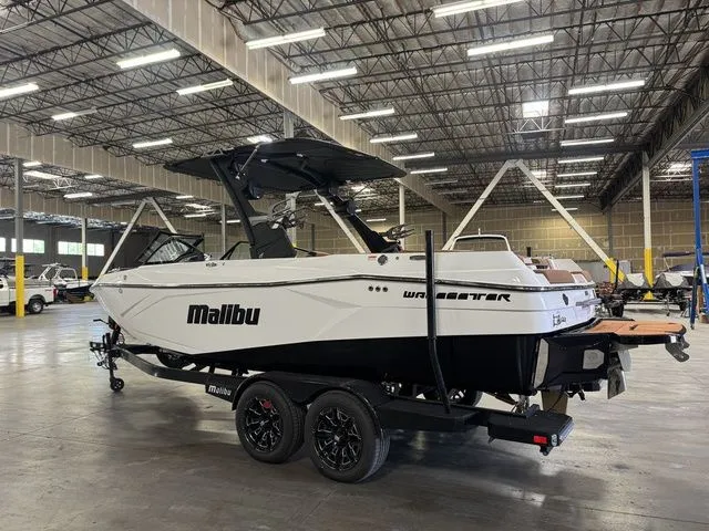 Slide: The Image of Malibu Wakesetter 23 LSV 2025 - 3