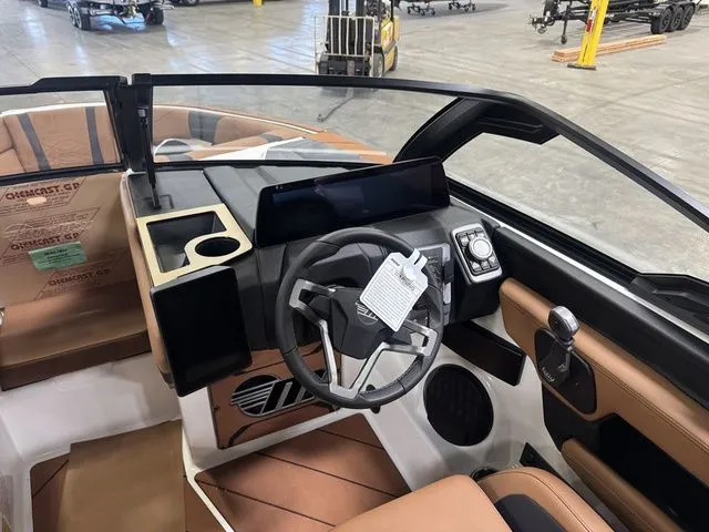 Slide: The Image of Malibu Wakesetter 23 LSV 2025 - 8