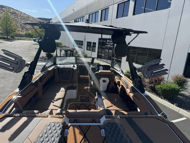 Slide: The Image of Malibu M230 2025 - 5