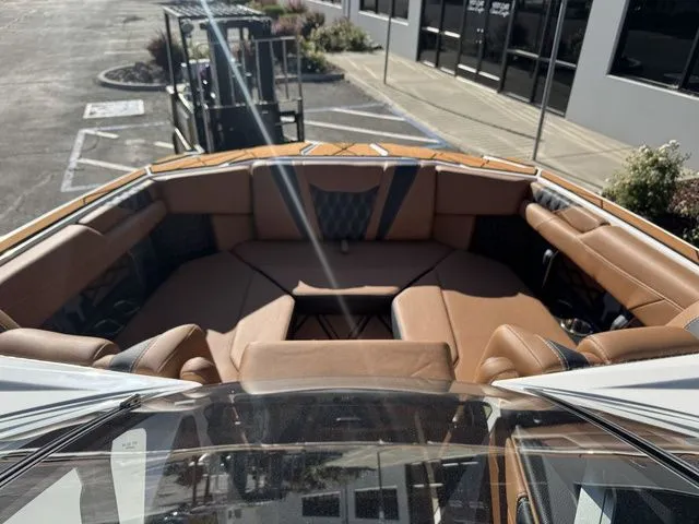 Slide: The Image of Malibu M230 2025 - 7