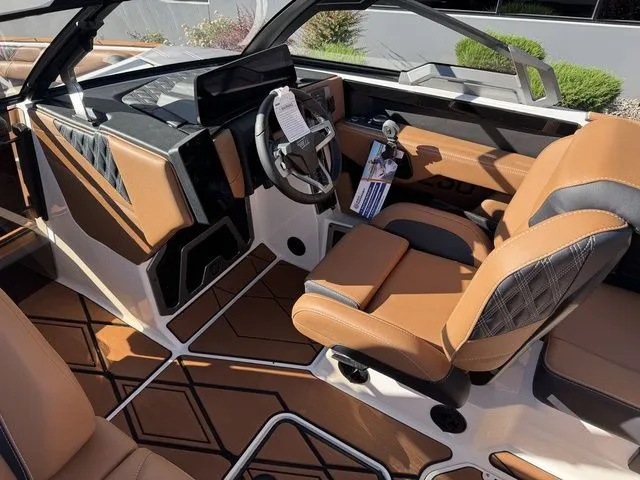 Slide: The Image of Malibu M230 2025 - 9