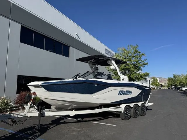 The Image of Malibu 26 LSV 2025 - 1