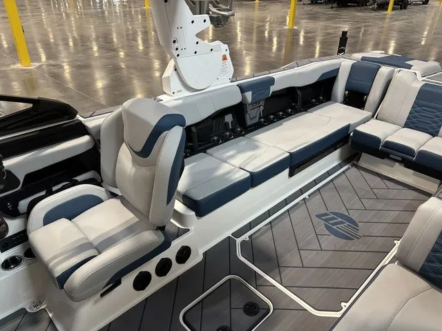 Slide: The Image of Malibu 26 LSV 2025 - 20