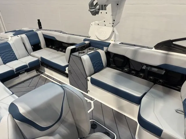 Slide: The Image of Malibu 26 LSV 2025 - 21