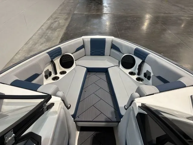 Slide: The Image of Malibu 26 LSV 2025 - 22