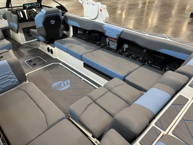 Slide: The Image of Malibu 26 LSV 2025 - 25