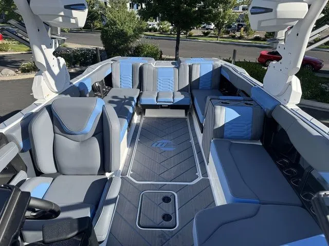 Slide: The Image of Malibu 26 LSV 2025 - 9