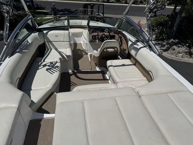 Slide: The Image of Cobalt 220WSS 2015 - 9