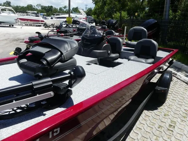 Slide: The Image of Tracker Pro 170 2024 - 10