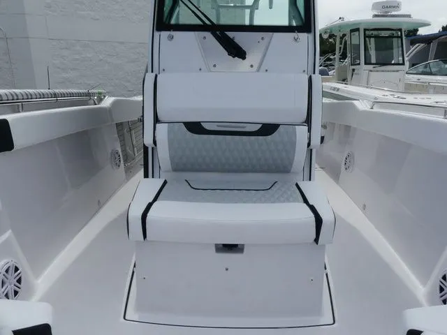 Slide: The Image of Blackfin 272 CC 2026 - 18