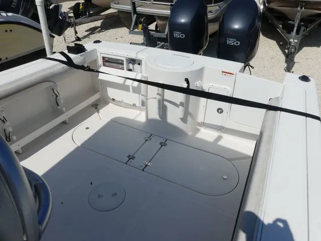 Slide: The Image of Aquasport 255 Osprey 2005 - 8