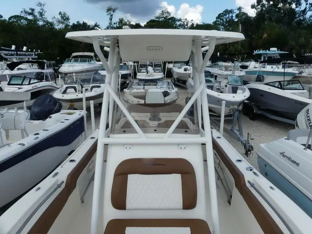 Slide: The Image of Pioneer Islander 222 2022 - 14