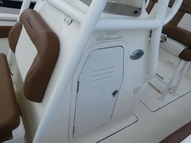 Slide: The Image of Pioneer Islander 222 2022 - 15