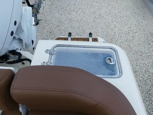 Slide: The Image of Pioneer Islander 222 2022 - 17