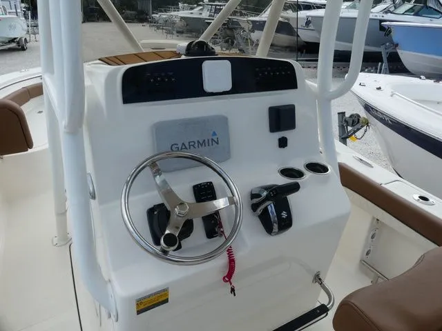 Slide: The Image of Pioneer Islander 222 2022 - 7