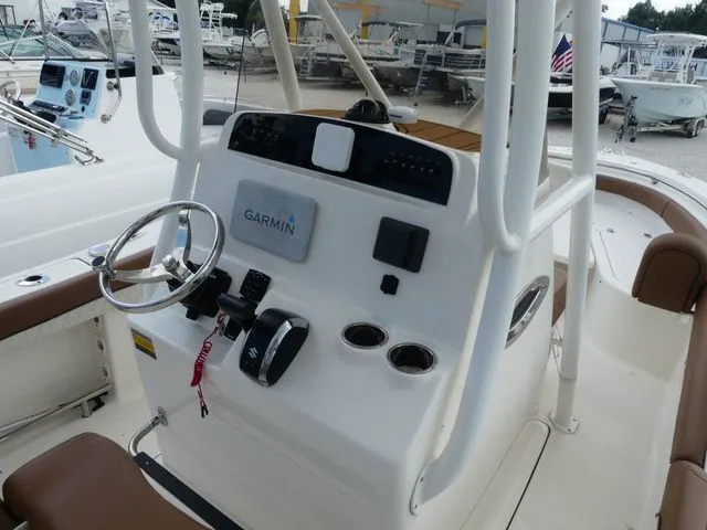 Slide: The Image of Pioneer Islander 222 2022 - 9