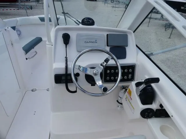 Slide: The Image of Everglades 230 Dual Console 2014 - 6