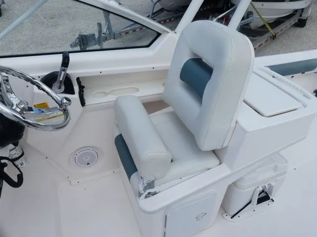 Slide: The Image of Everglades 230 Dual Console 2014 - 7