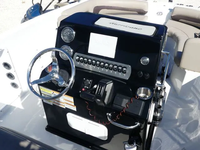 Slide: The Image of Hurricane Center Console 19 OB 2021 - 5