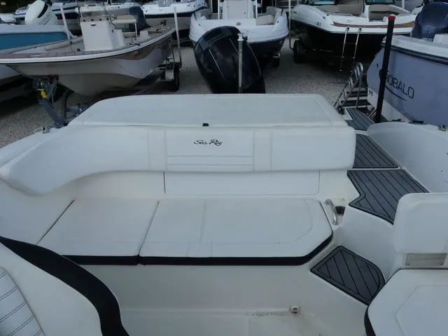 Slide: The Image of Sea Ray SPX 190 Outboard 2019 - 10