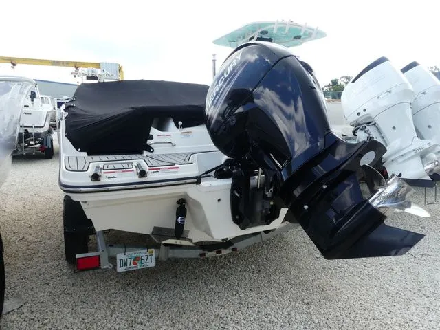 Slide: The Image of Sea Ray SPX 190 Outboard 2019 - 4