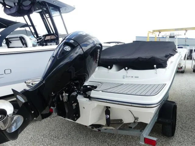 Slide: The Image of Sea Ray SPX 190 Outboard 2019 - 5