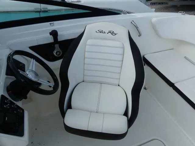Slide: The Image of Sea Ray SPX 190 Outboard 2019 - 9