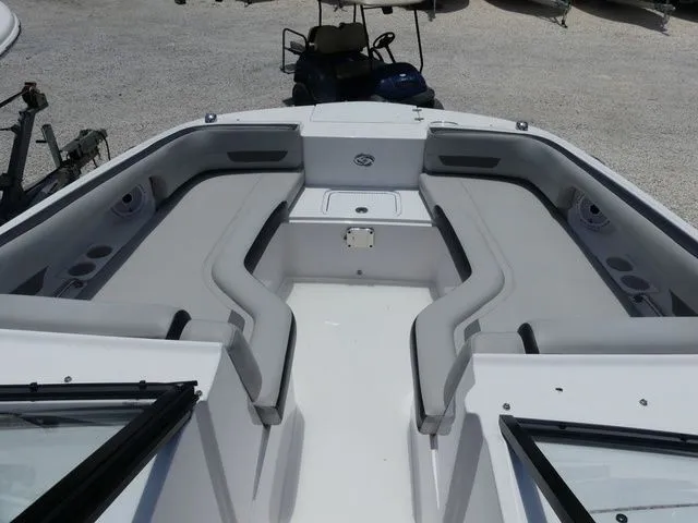 Slide: The Image of Hurricane SunDeck 235 OB 2023 - 14