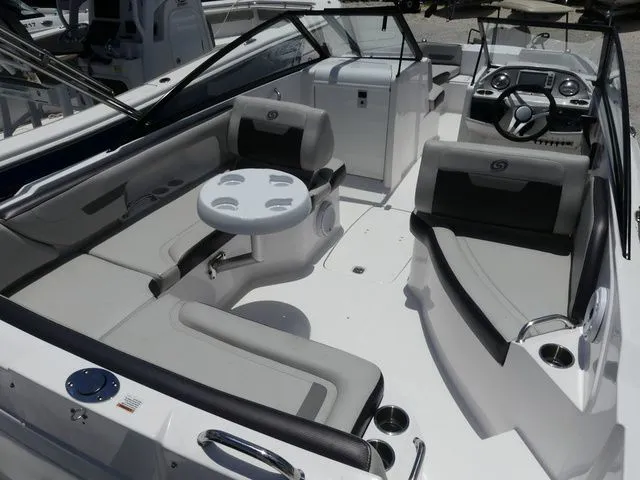 Slide: The Image of Hurricane SunDeck 235 OB 2023 - 7