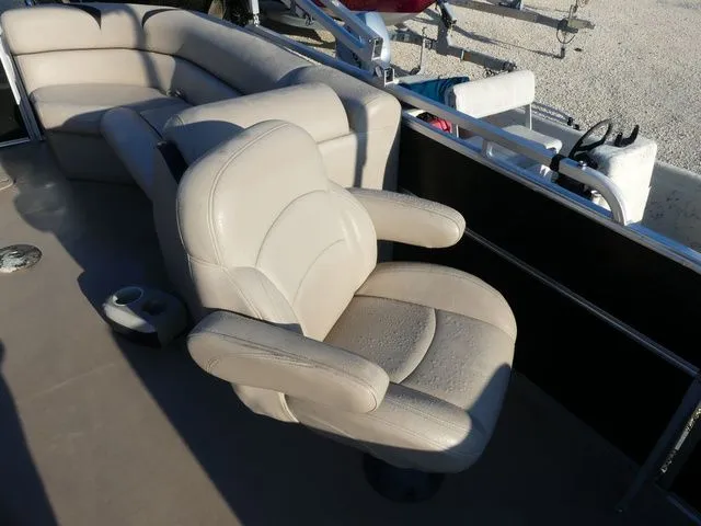 Slide: The Image of Berkshire CTS Series 233RFX 2014 - 10