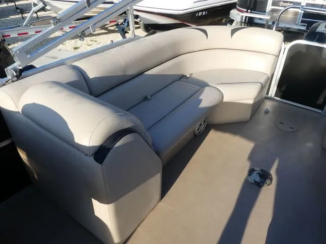 Slide: The Image of Berkshire CTS Series 233RFX 2014 - 8