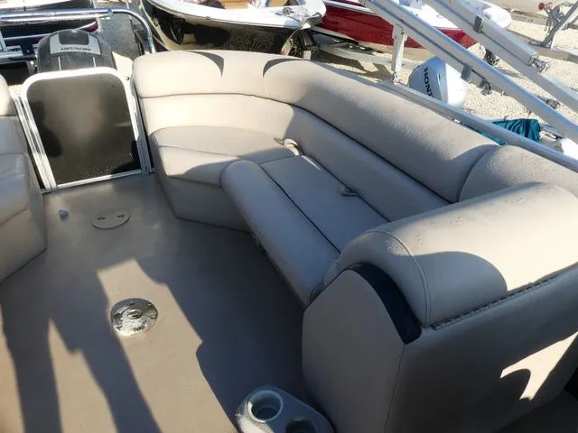 Slide: The Image of Berkshire CTS Series 233RFX 2014 - 9